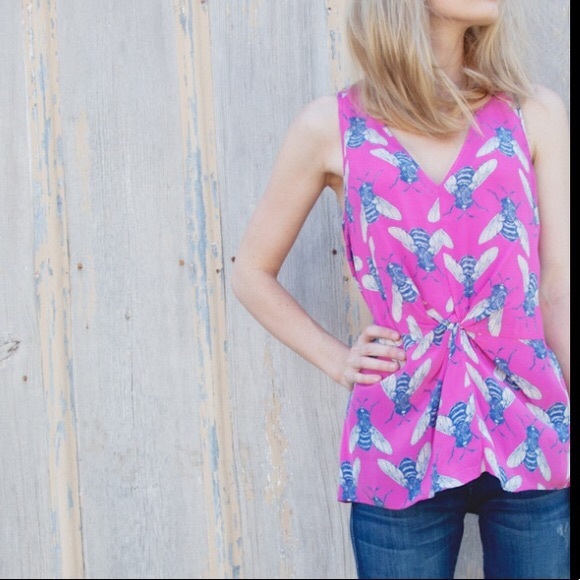 Anthropologie✨ ‘Liefnotes’ Silk Bee Print Tank Top - Picture 1 of 9